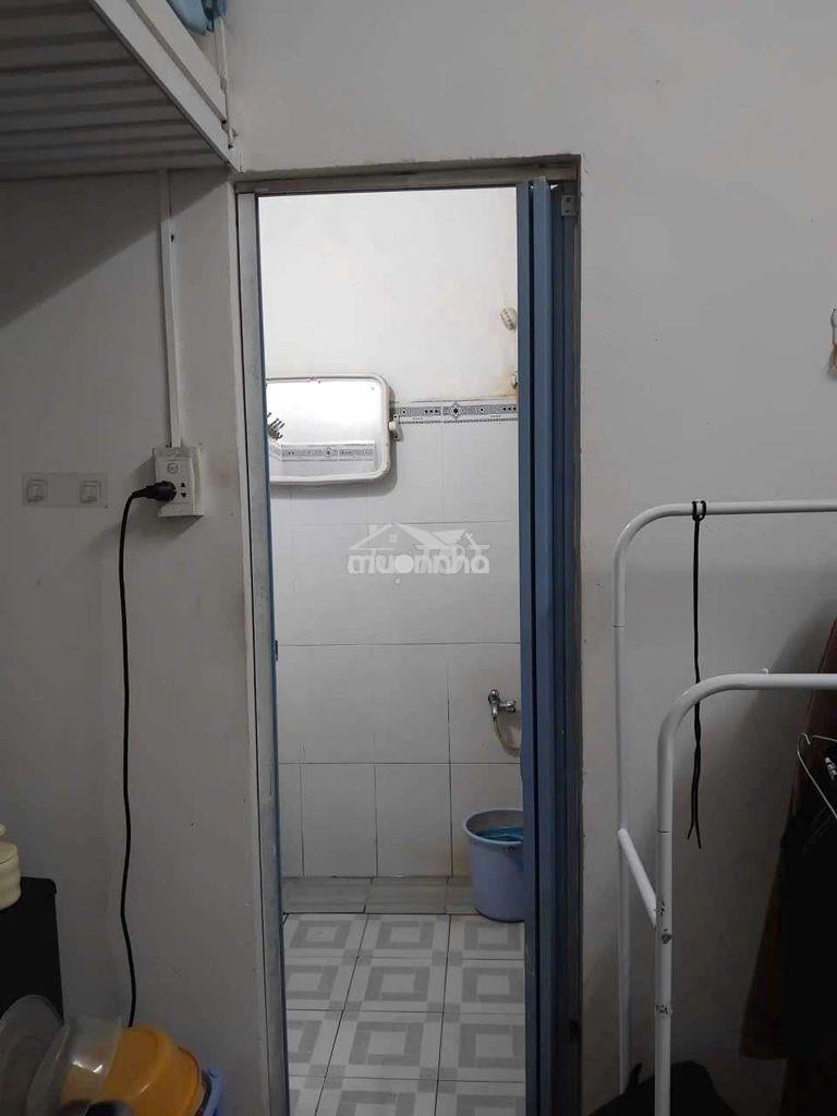 Trọ ghép 1 nam, đường cmt8, ~ 1tr4 tháng, có gác & wc trong phòng - 2