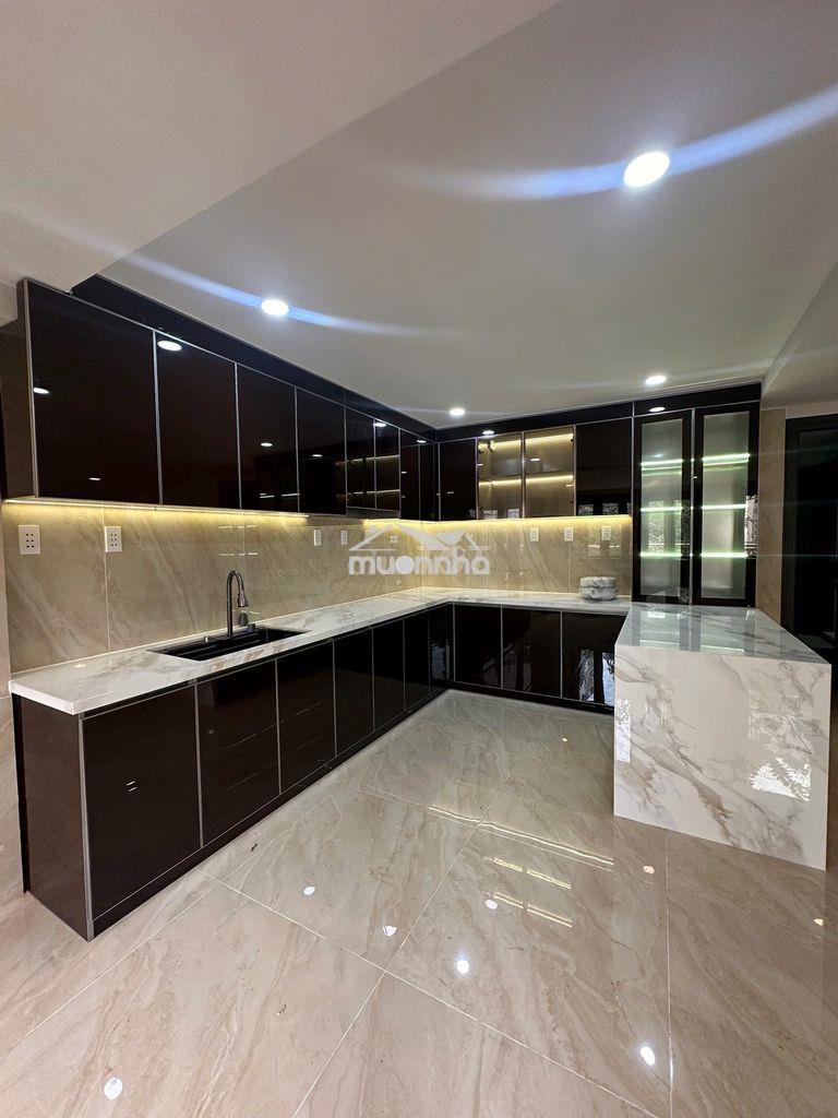 Bán nhà hxh an bình,p7,q5.dt: 7.6x11m nhà 5 tầng thang máy.mới 100%