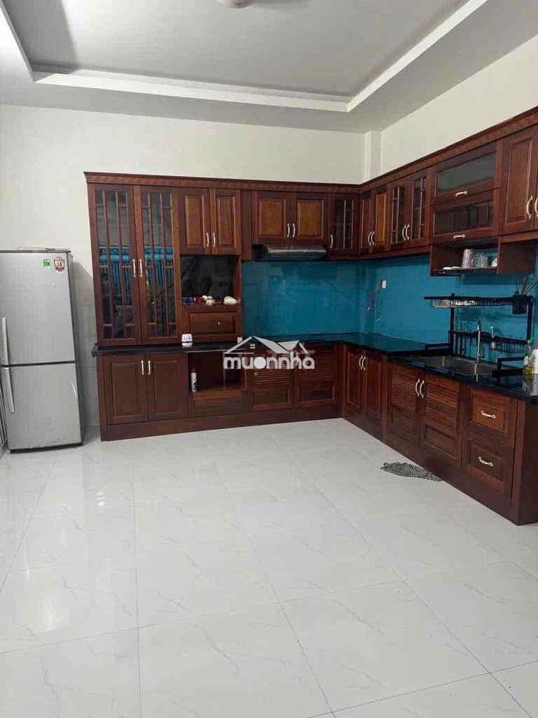 Cho thuê nhà nguyên căn đào tông nguyên nhà bè hẻm ô tô