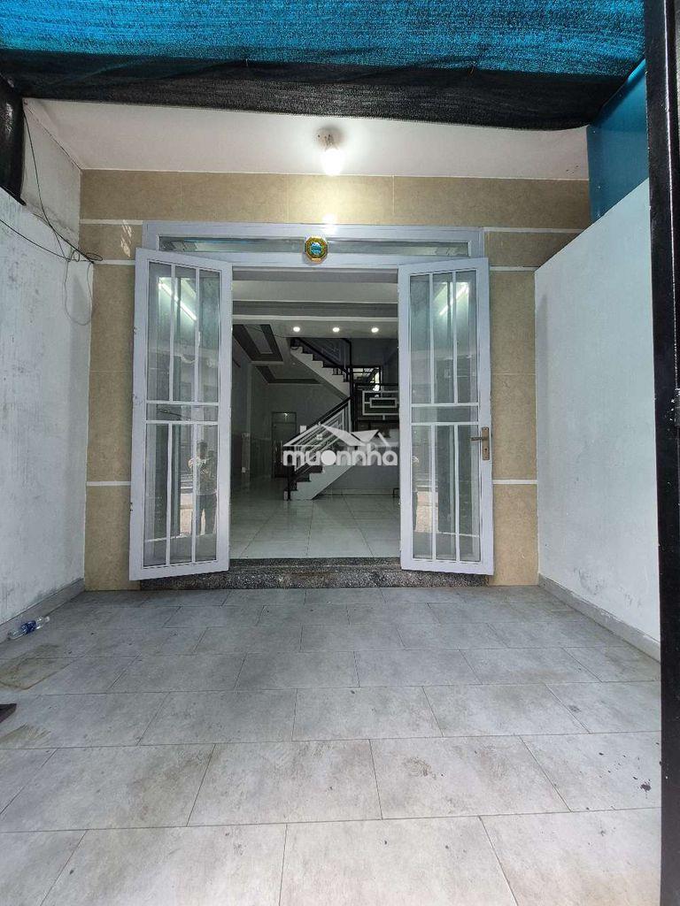 Cho thuê nhà 4x15m 1lầu 2pn 2wc y hình hxt lê trọng tấn