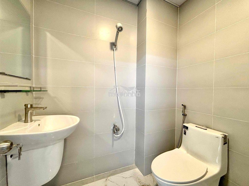 Phòng cửa sổ to kế bên tdt ou nguyễn hữu thọ lotte - 2