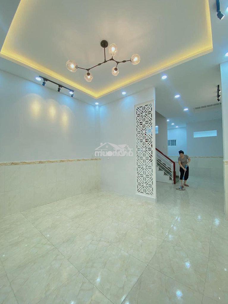 Nhà hẻm tô hiến thành, trệt 3 lầu st, 5pn 6wc, 4,5x12m, 20tr