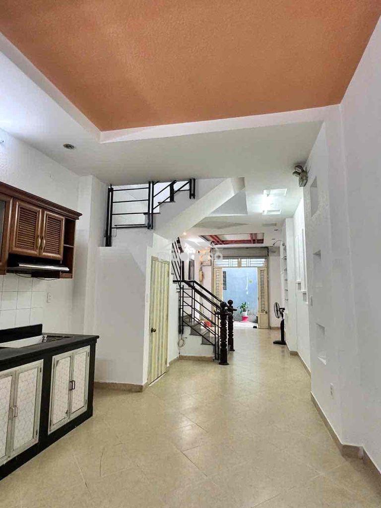 Nhà 3 tầng p13 tân bình - đối diện e.town - gần ga t3 - 5.95 tỷ - 2