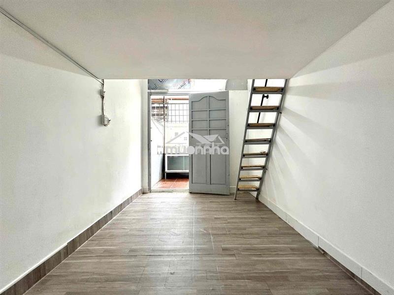 Dãy phòng mặt tiền - gác cao 2m - như nhà nguyên căn
