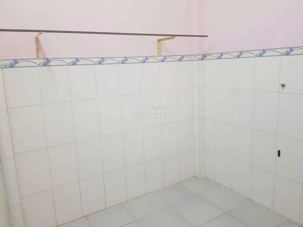 Nhà tx33 quận 12. điện tích
3x7m trệt lầu 2pn.1wc
giá 3,5tr tháng - 4
