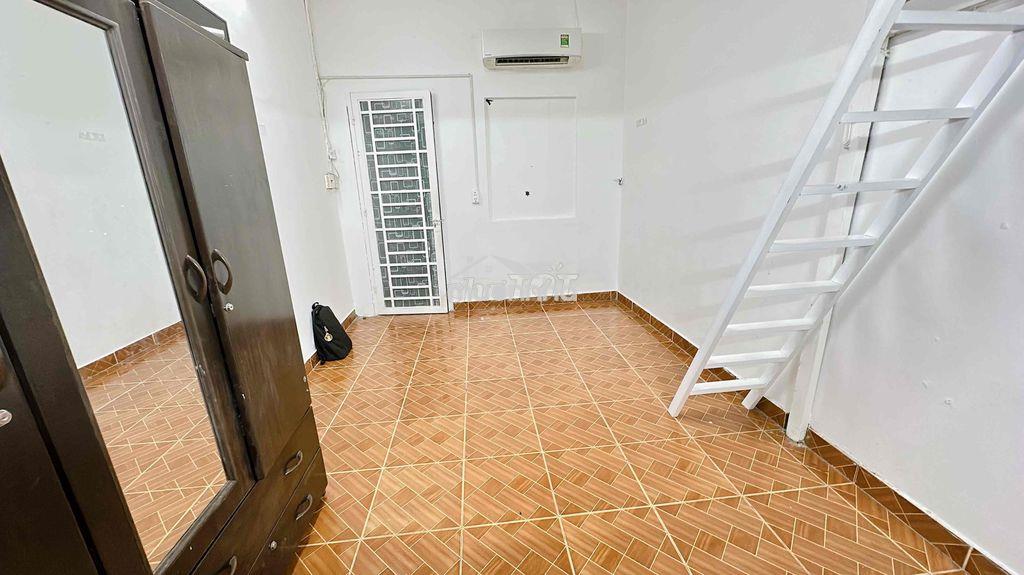 Phòng mới xây coa gác ban công trung tâm quận 10 - 2