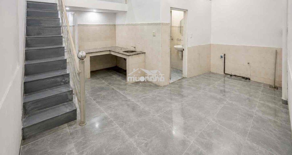 Gần sân bay - 4.4m x 12.5m - đang cho thuê 8 triệu/tháng - chỉ 4.x tỷ - 3