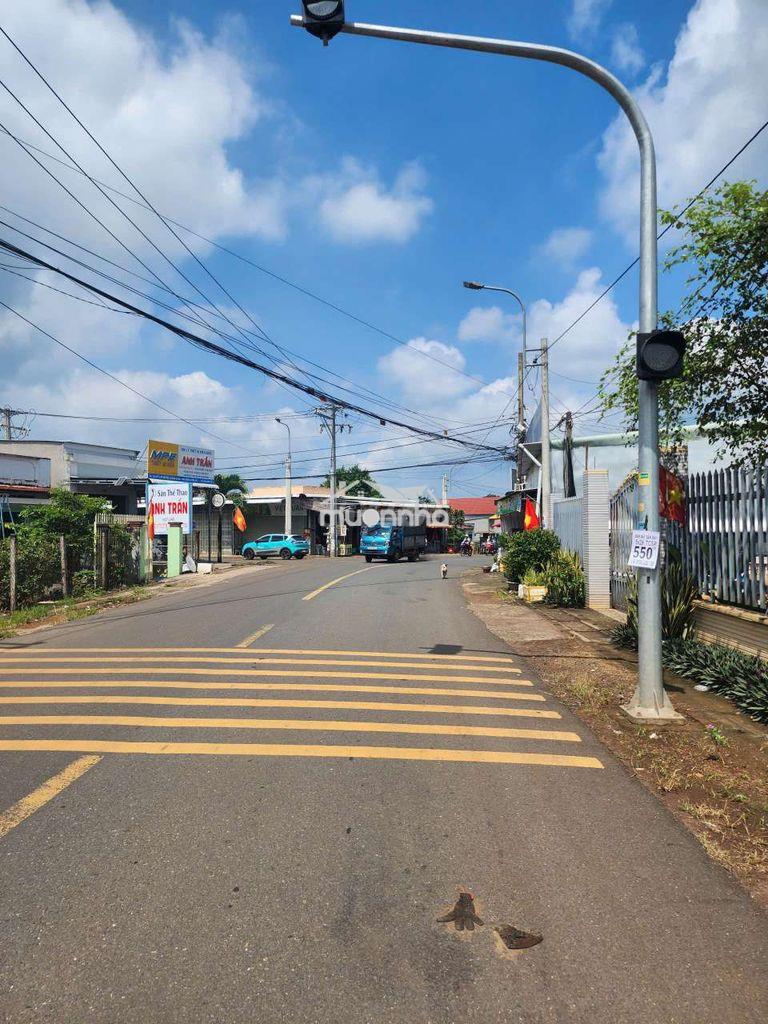 Đường thông - 200m2 thổ cư - sát chợ - 3