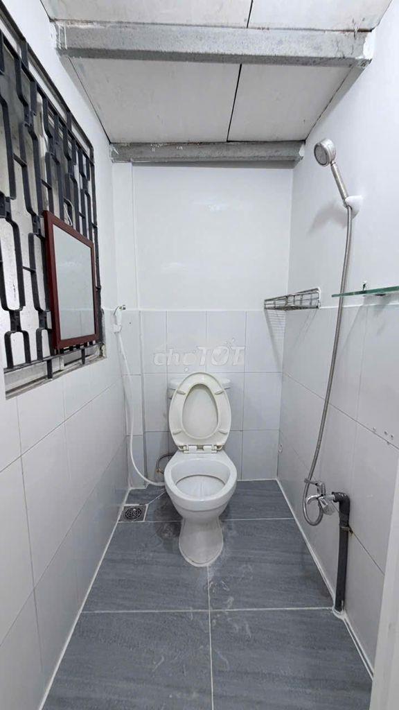 Cho thuê nhà hòa hảo, p5, quận 10, giá: 9tr/tháng, 1 lầu, 3x10m