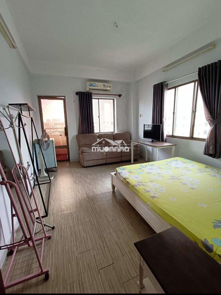 Share 1 phòng lớn có ban công cửa sổ - 2