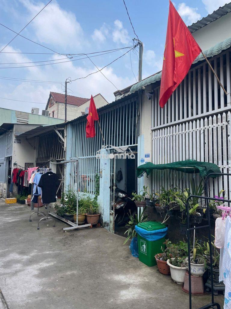 Chính chủ cần bán gấp 2 căn nhà, cv phần mềm quang trung, q12 cũ
