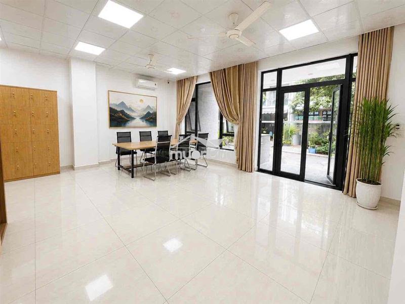 Văn phòng trệt  7x18m giá 14 triệu/ tháng tại vạn phúc city
