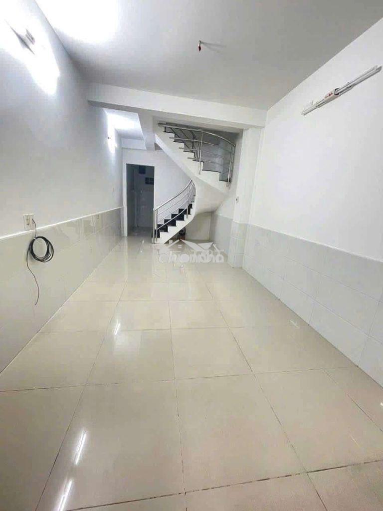 Nhà 1 trệt 2 lầu 4pn hẻm 1135 huỳnh tấn phát quận 7