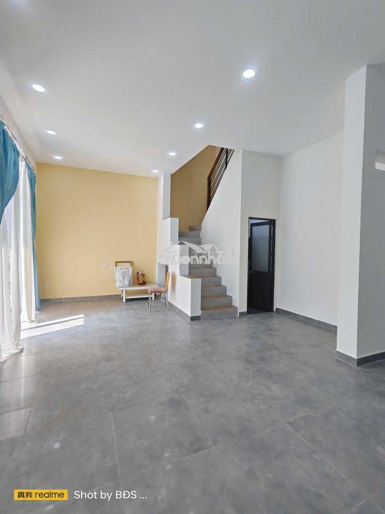 Nhà 1 trệt 1 lầu 1 sân thượng 2pn 3wc gigamall hbc 14triệu