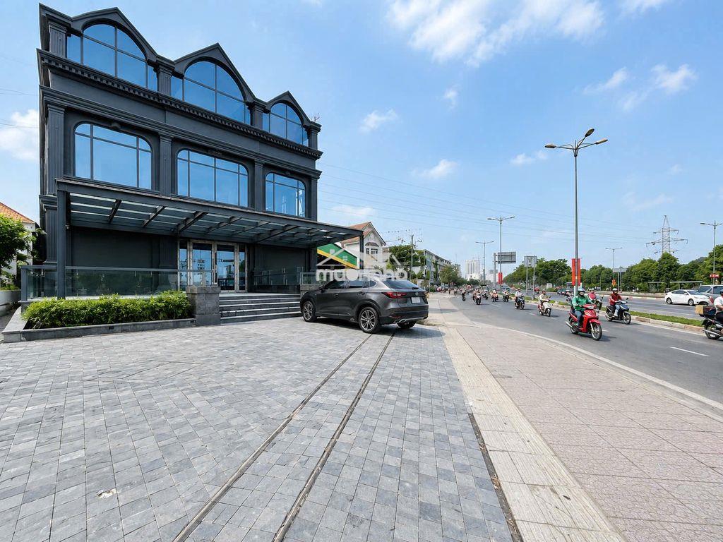 Cho thuê nhà nguyên căn 900m2 sàn mặt tiền đường hoàng trọng mậu, q7 - 2