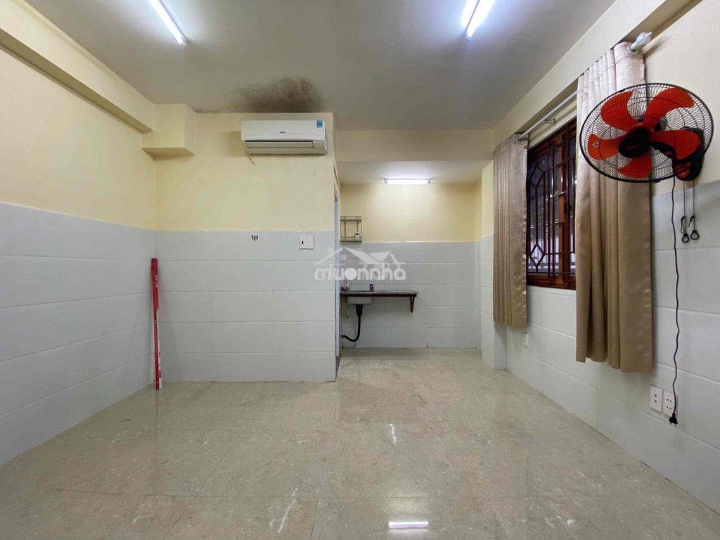 Cuối đường hoa sữa, đi bộ ra phan xích long 3 phút - 3