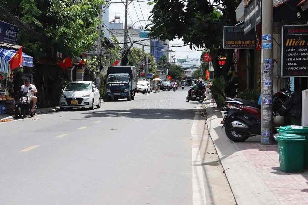 Nhà đẹp 4 tầng ngay chợ hiệp bình - đường 7m khu nhà đồng bộ đẹp. - 4