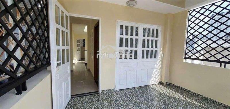 Nguyễn trãi q1. 56m2 4 lầu. 6pn giá chỉ 26tr