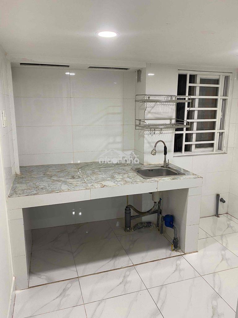 Cho thuê căn hộ mini , 3 phòng ngủ , gần công viên phần quang trung - 2