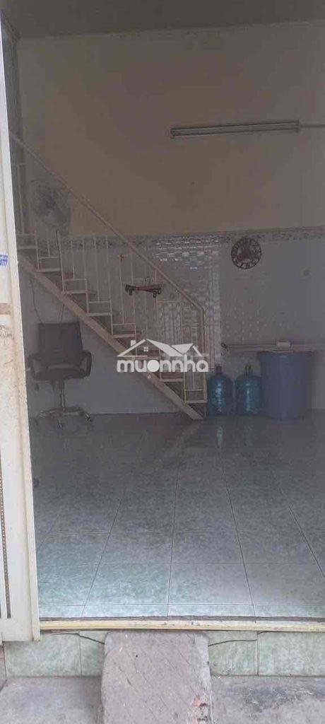 Nhà 4 m x 5m , đúc 1 lầu , hẻm xe hơi . 5tr/ tháng - 2