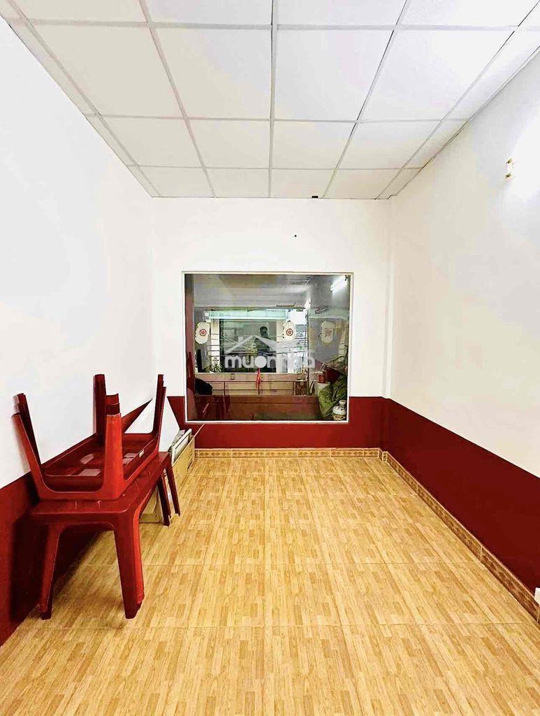 Phòng lầu 1 : 4x14m . ban công cực lớn , 1 phòng ngủ , 1wc - 2