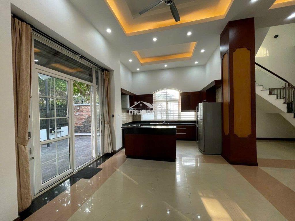 Cần cho thuê biệt thự hxt 351/6a lê đại hành p.13 quận 11 - 2