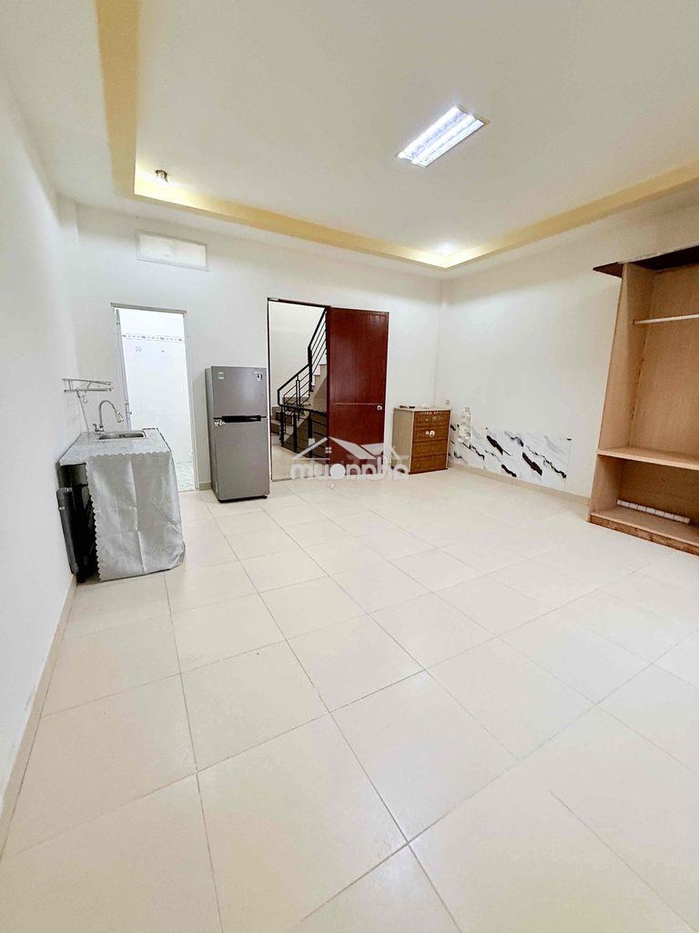 Cho thuê phòng rộng kdc gia hoà gần ueh bx q8 - 4