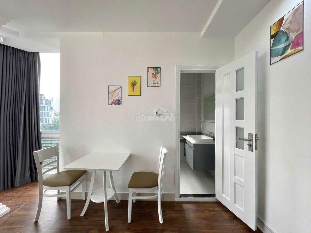 Căn hộ1pn 40m2 bancong thoáng - view sông ngay bờ kè hoàng sa q3 - 3