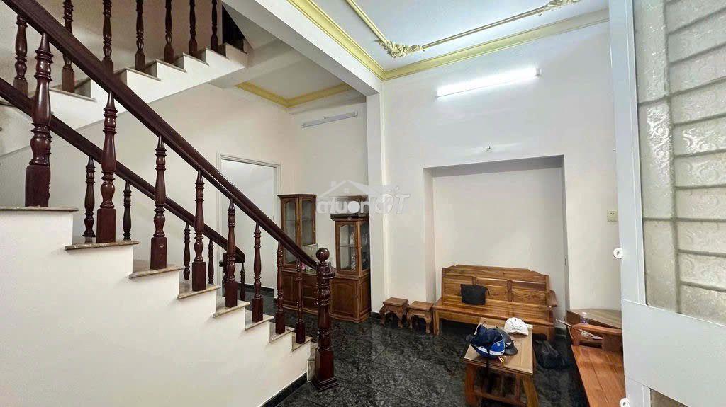 Cho thuê nhà đường cách mạng tháng 8, quận 10 - giá rẻ - 2