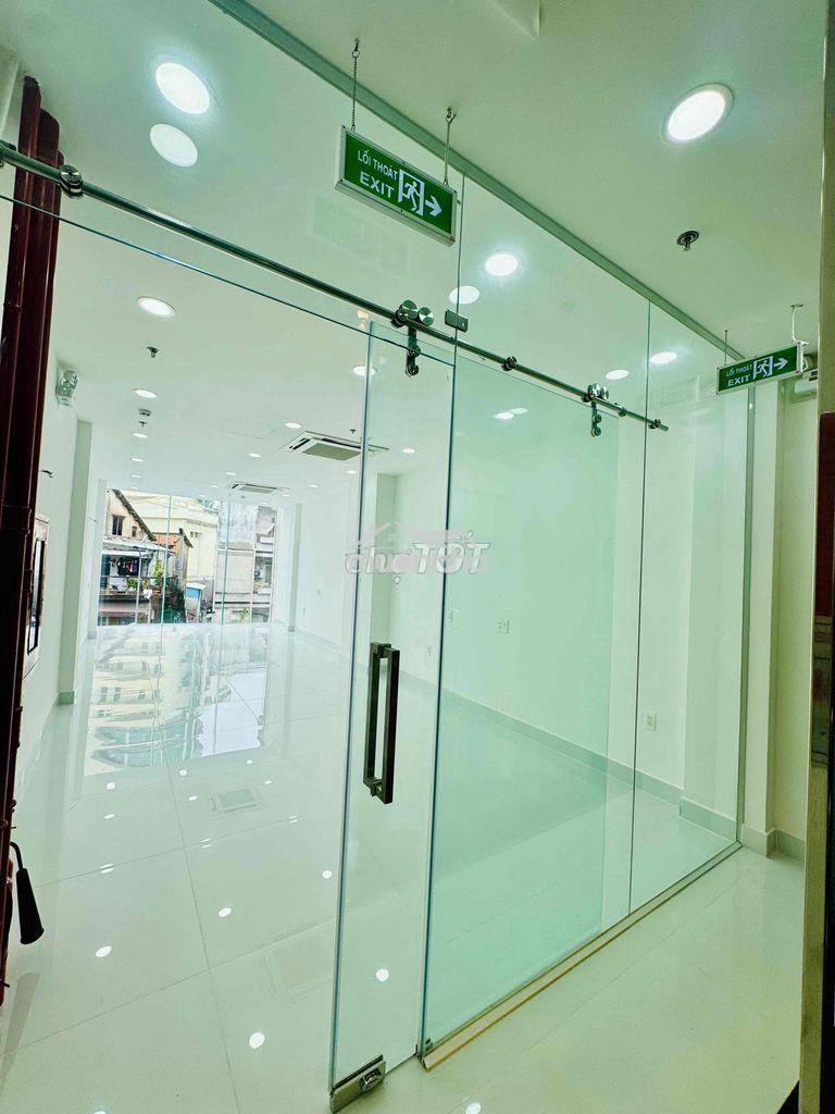 Hơn 70m2 sàn sử dụng - có thang máy - số 193 cống quỳnh, quận 1