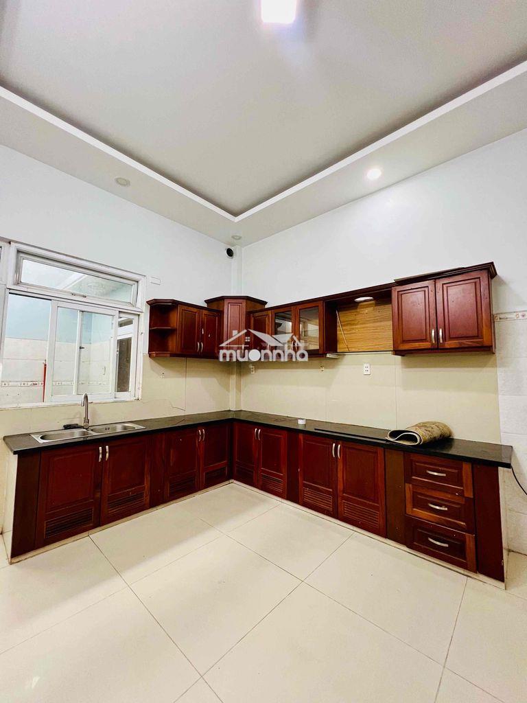 Cho thuê nhà dt 6x14 1trệt 2lầu 4pn 3wc có sân trồng rau hẻm tải - 2