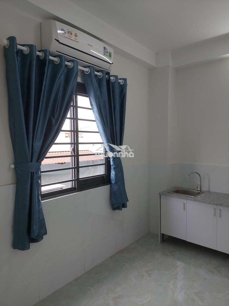Phòng cửa sổ nắng ra trời đối diện chợ phạm văn hai 20m, p3, tân bình