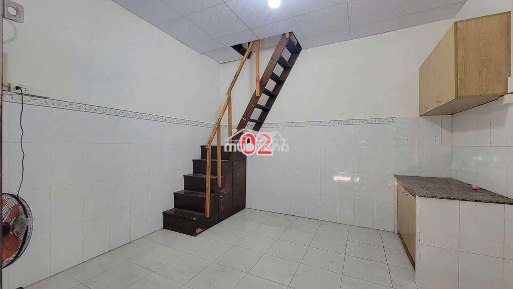 Ngay vòng xoay lê đại hành - 2