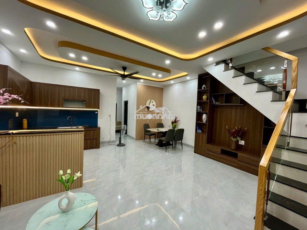 700 triệu sở hữu ngay nhà 1 trệt 2 lầu nằm ngay quốc lộ 13 - 3