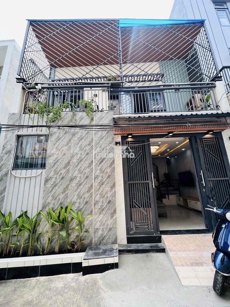 Nhà đẹp full nội thất 2 phòng ngủ hẻm 911// quang trung