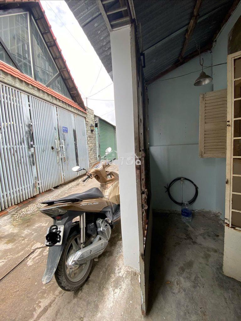 Cho thuê nhà hẻm 80 dương quảng hàm, dt: 4x17,5m. gần nhà thờ bến hải - 2
