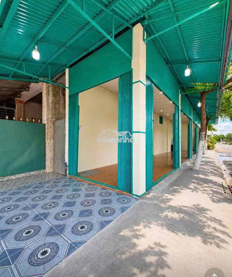 Kiot 2 mặt tiền nhựa, trần phú vô 1 ngã, gần chợ long hoa, 990 triệu - 2