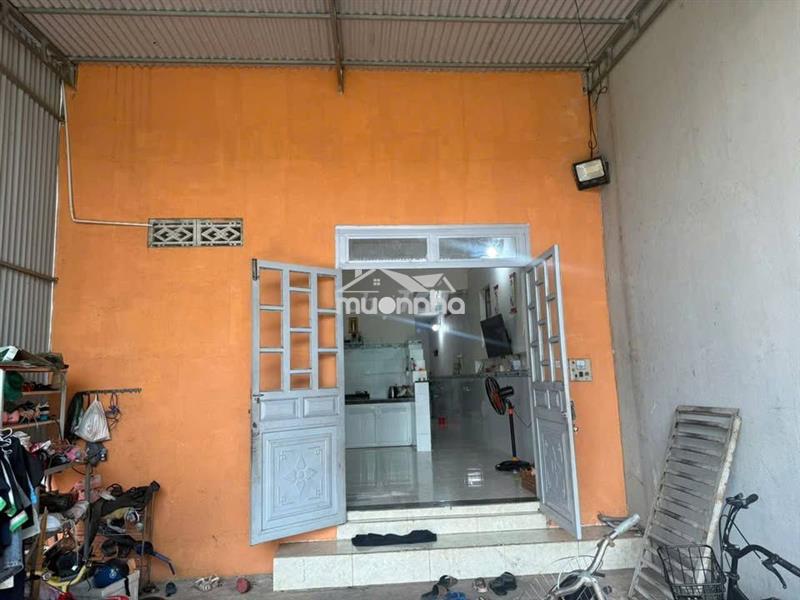 Nhà trống cần tìm chủ mới giá 1ty50tr , ngay đ cây da , shr , dt 131m2
