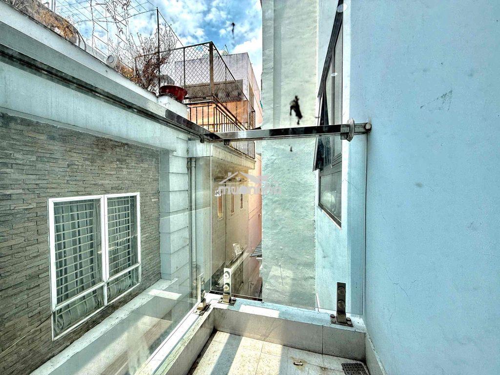 Cho thuê căn hộ bancol full nội thất rộng 30m2 ngay toà nhà vietell - 2