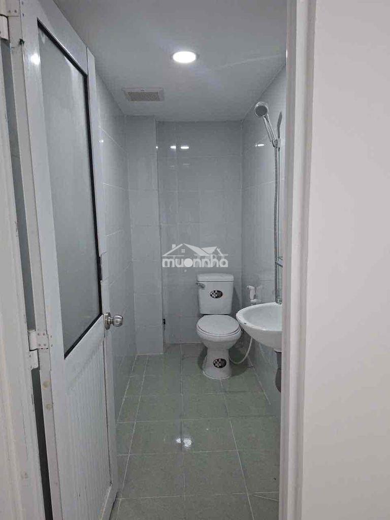 Nguyên căn hẻm cách mt phạm văn hai 20m( 4x9m 2 lầu st 3pn 3wc)
