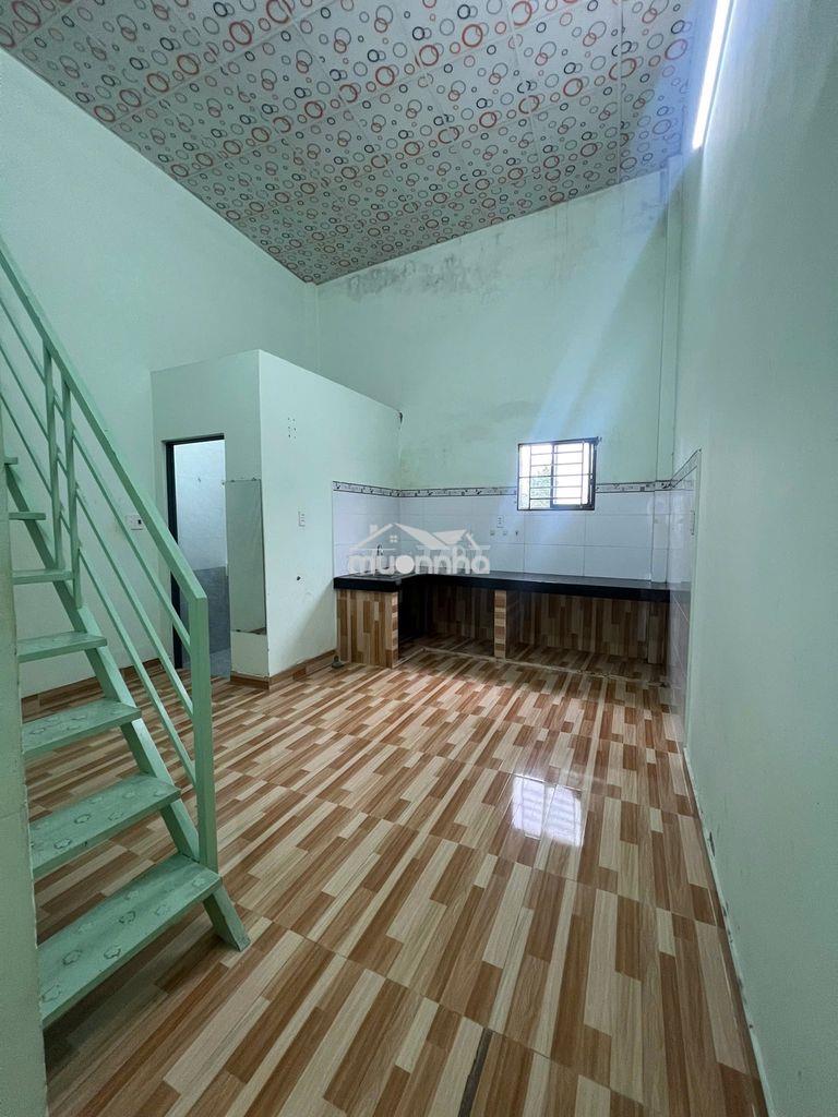 Chính chủ cho thuê nhà cấp 4 có gác lửng giá 7tr chốt - 4