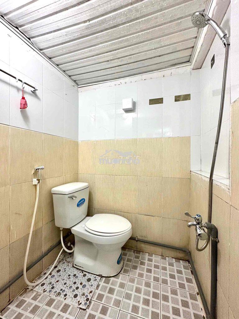 Dãy phòng mặt tiền - gác cao 2m - như nhà nguyên căn - 4