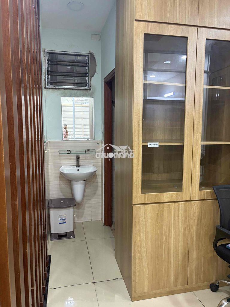 Nhà cho thuê 3,5 tấm. dt 5*10, gồm 4pn và 3 tollet. hẻm xe tải kd