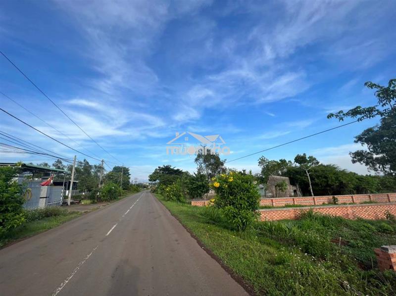 Kẹt tiền bán đất nền gần sân bay long thành
