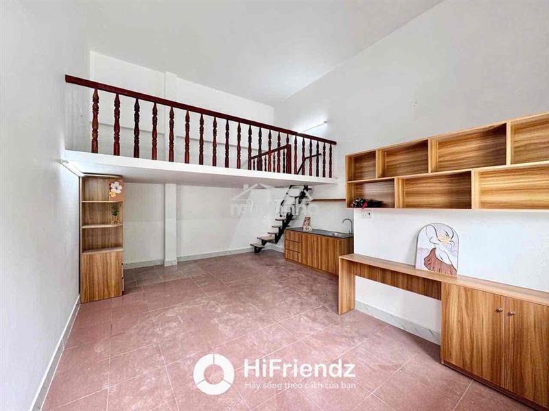 Duplex gác cao 2m full nội thất ở đông người được vị trí gần đầm sen