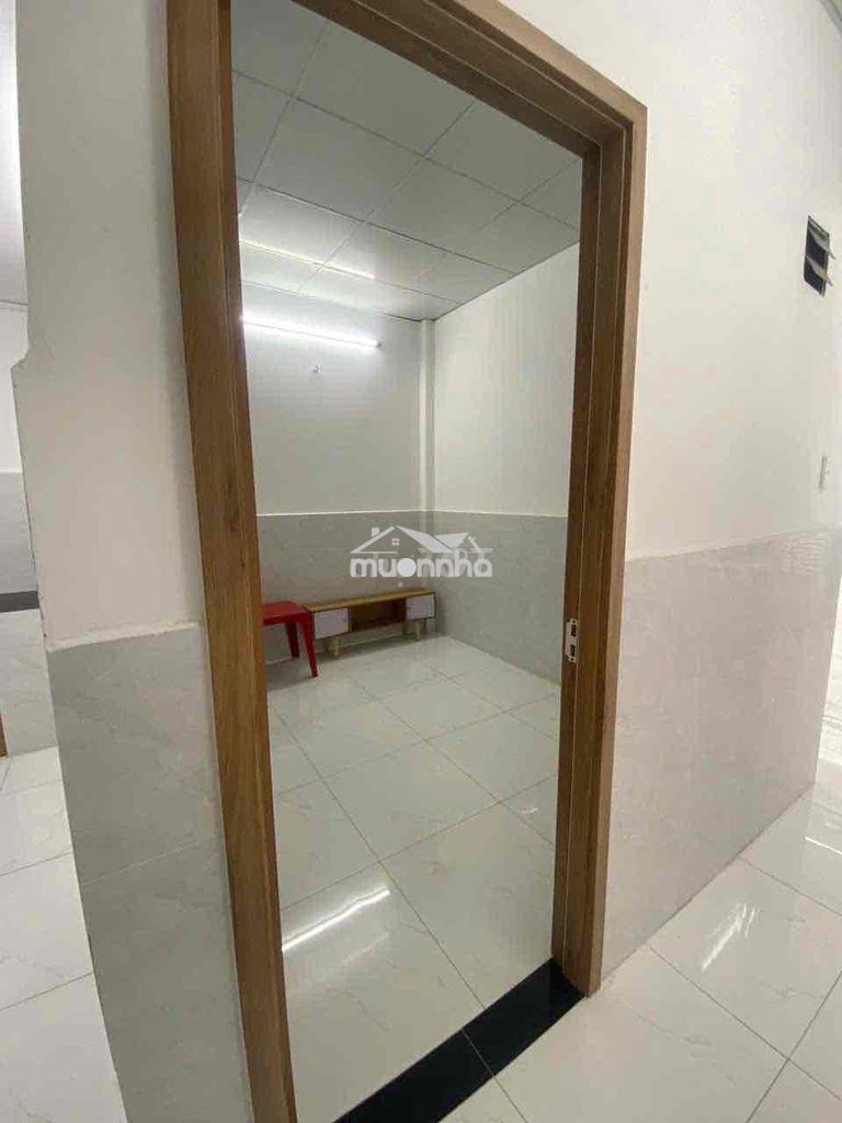 Cho thuê nhà hẻm 6m lê trọng tấn - dt 4x14m 1 trệt 1 lửng 2pn - 2