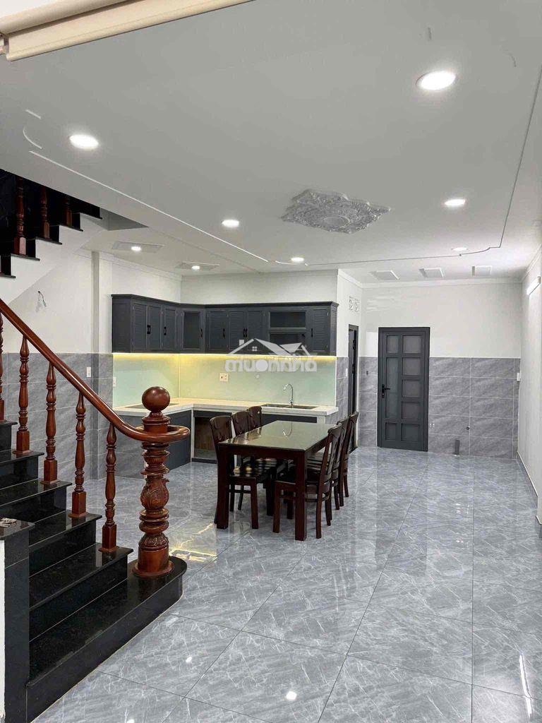 Cho thuê nhà mới 100% gần siệu thị go - sân oto - 3