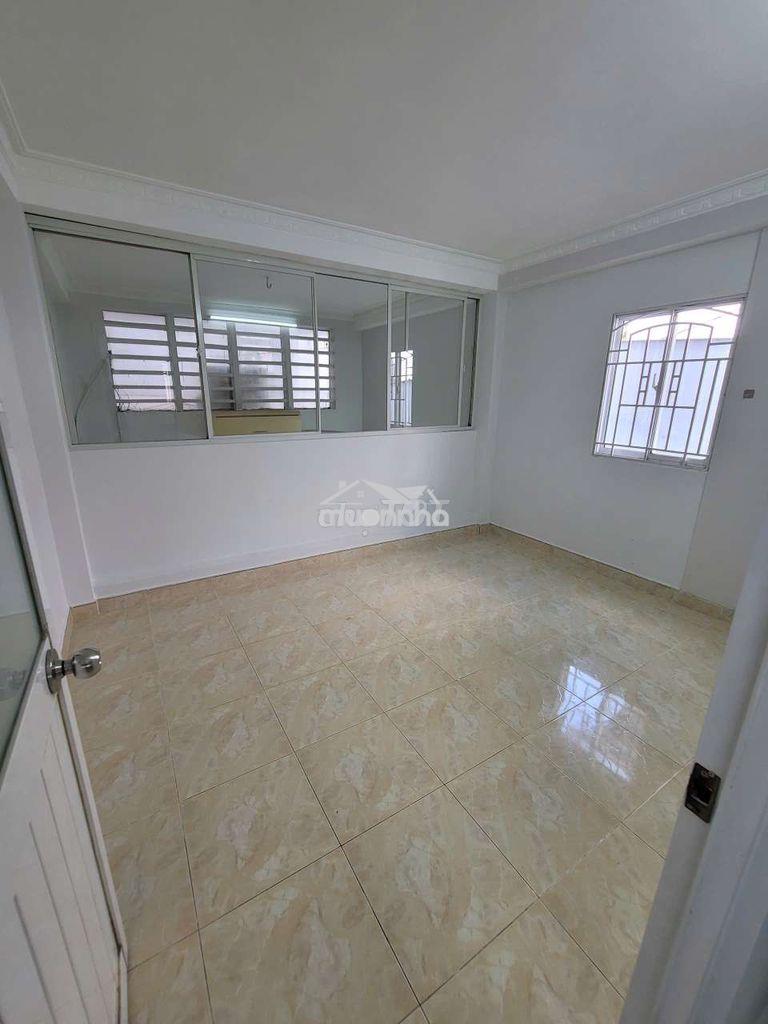 4 phòng ngay cầu vượt cây gõ - 3