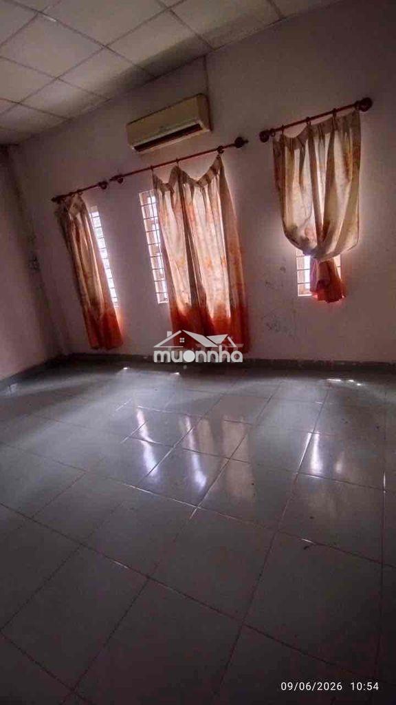 Cho thue nhà nguyên căn hai mt hẻm trươc sau gò dầu,dt:4,5x18,qtan phu