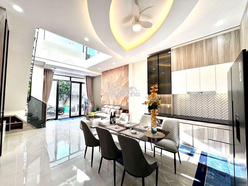 Mới xây 84trm ngang 5m hẻm xe hơi đậu cửa full nội thất chợ an nhơn
- 2